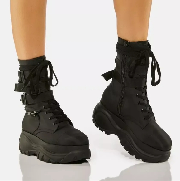 Dolls Kill POSTER GRL Mad Hustle Pocket Combat Boot - Picture 3 of 3